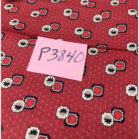 Vintage J. Gutcheon The American Classic Line Red 34"x42" Fabric with Geometric - Picture 4 of 4